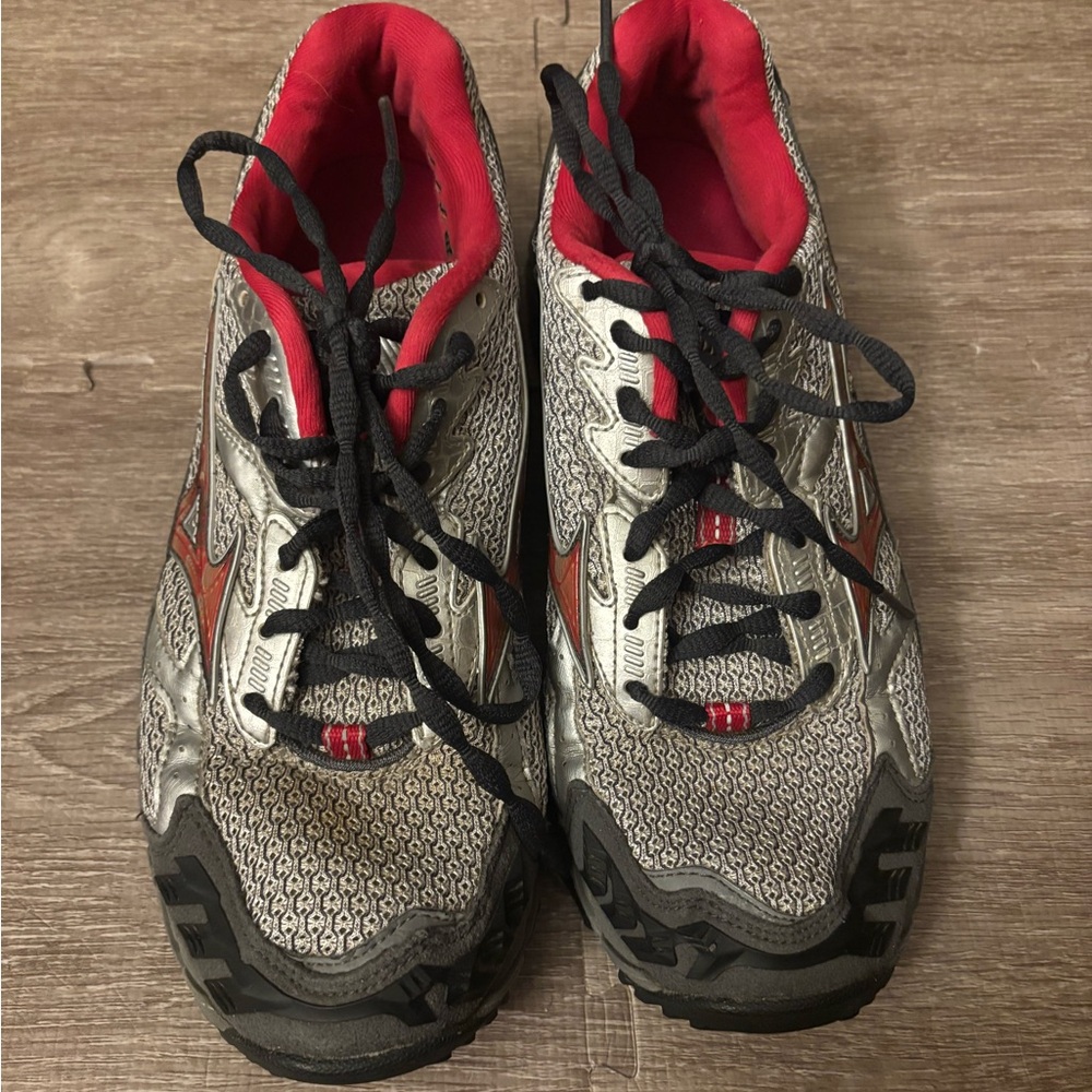 Mizuno Wave Ascend 4 woman’s Trail Running Sneakers size 9.5